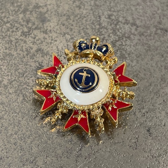 VTG Brooch Maltese Cross St Clement's anchor red white blue Crown pin medallion - Picture 2 of 10